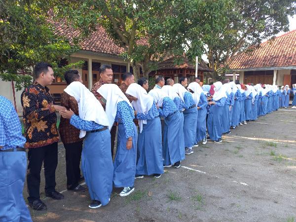 GALERI FOTO: Halal Bihalal Warga SMA Negeri 1 Bodeh setelah Libur Idulfitri