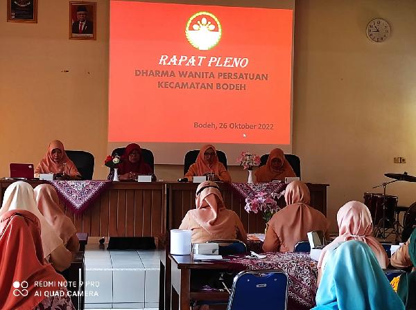 Rapat Pleno Dharma Wanita Persatuan Kecamatan Bodeh di SMAN 1 Bodeh